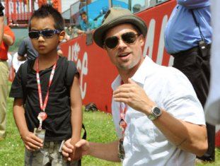 brad-pitt-maddox-italy-1-nc.jpg
